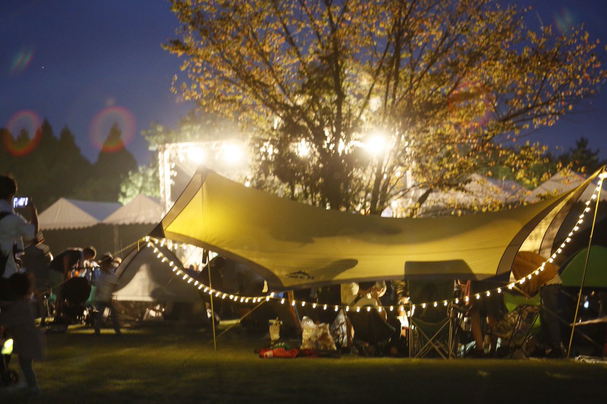 まだまだ盛り上がっております、WANDERING in NOTOJIMA！！
夜になり雰囲気が一気に変わりました！！