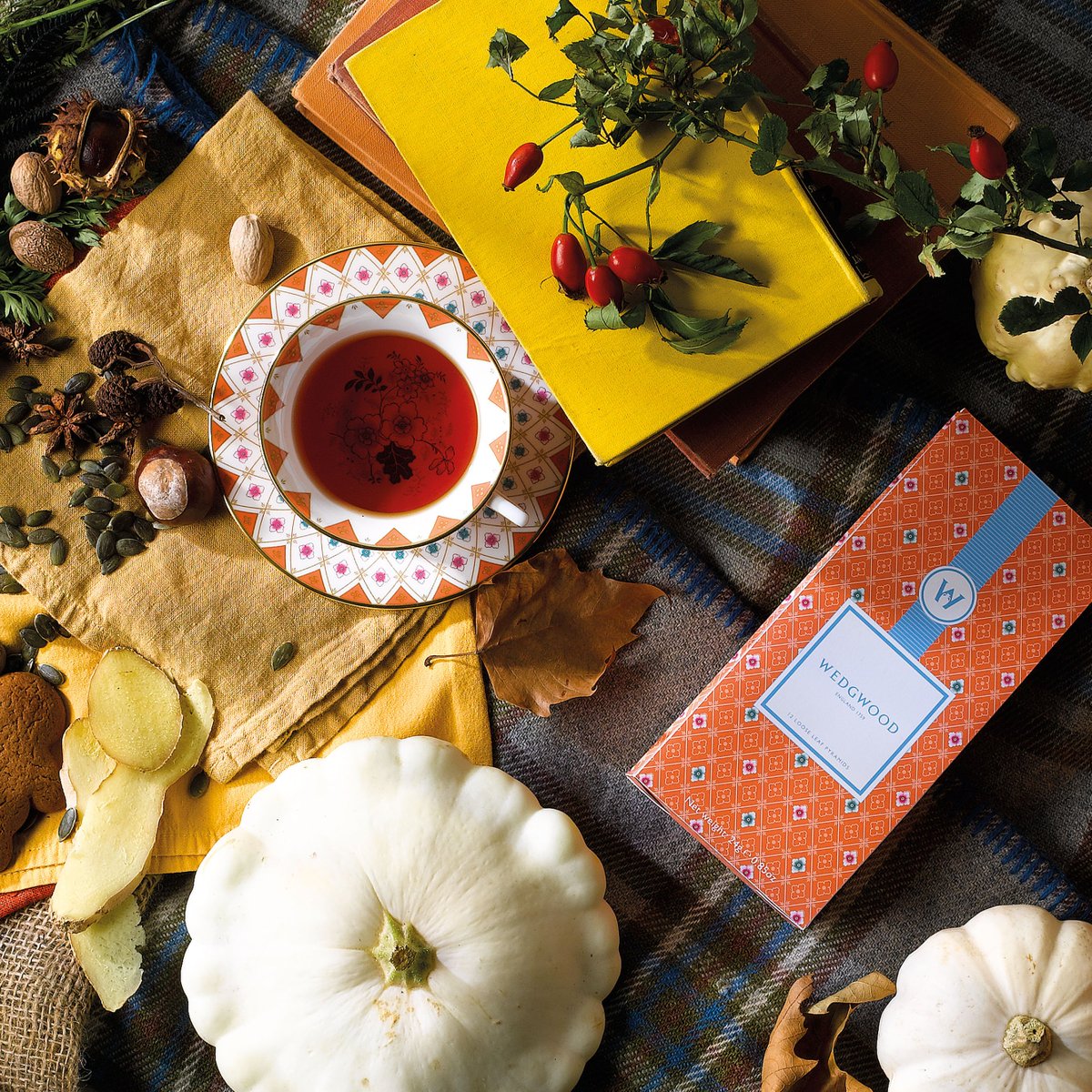 Happy Autumn to our lovely followers 🌿 Wedgwood Tea Moments Autumn Tea is a rooibos tea blended with pumpkin, carrot flakes, caramel pieces, nougat, nutmeg and ginger 🧡 Click here to shop our Autumn Tea blend: bit.ly/2zlAq1d