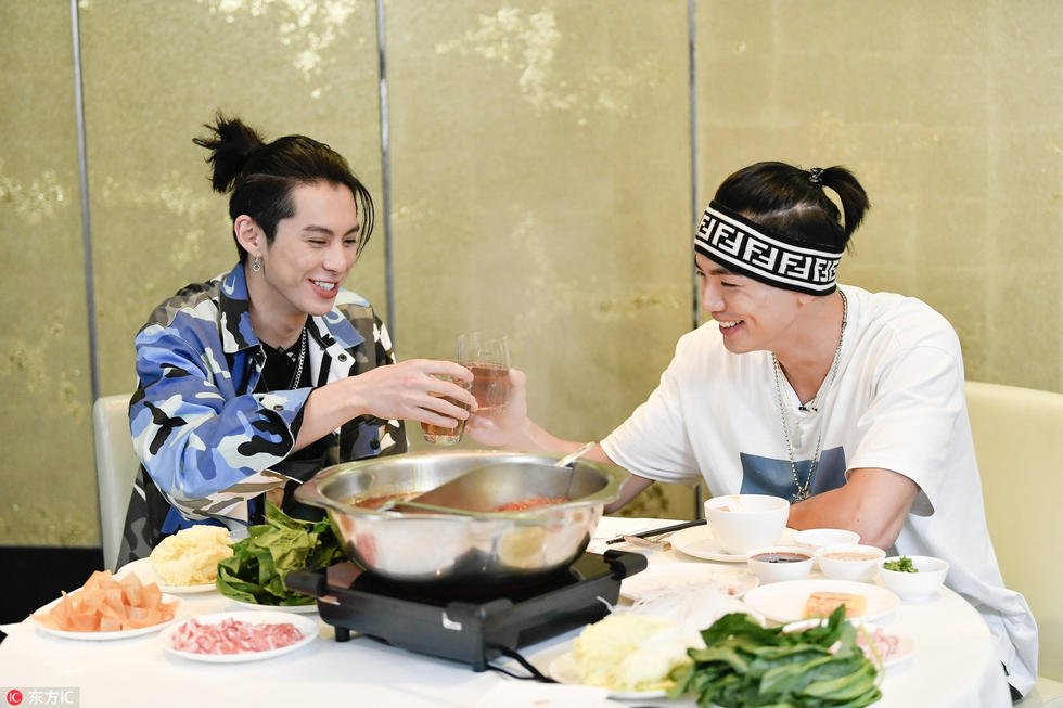 dylanwangdaily's tweet photo. 180923 腾讯体育 Update 

#DylanWang #王鹤棣 https://t.co/cPoL7NI5Dx