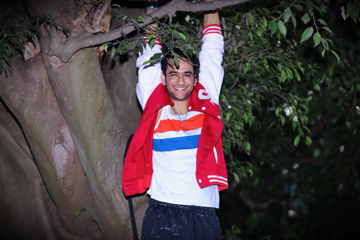 Iam_VikasGupta's tweet image. I have been wanting to change my lifestyle and not be too comfortable . So here begins my #SundayActivity . Everyweek I will try something new and I am hoping so will you guys and upload it for everyone to be inspired . This week I climbed treees #change #happyme #lostsouls ❤️