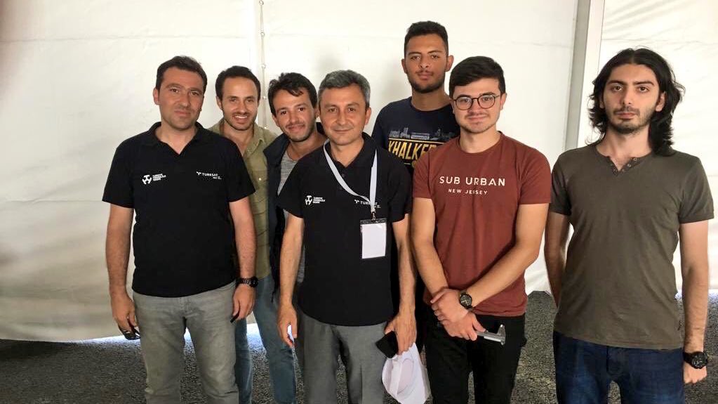 İstanbul Aydın Üniversitesi (@iaukampus) on Twitter photo Tüksat Genel Müdürü Cenk Şen, İstanbul Havacılık Uzay ve Teknoloji Festivali #TEKNOFEST kapsamında #TÜRKSAT tarafından düzenlenen Model Uydu Yarışması’ndaki takımımız #İAÜStarsat ekibini ziyaret etti
<a href="/IAUKampus/">İstanbul Aydın Üniversitesi</a> <a href="/IAUBasin/">İstanbul Aydın Üni. Kurumsal İletişim Direktörlüğü</a> <a href="/turksat/">Türksat A.Ş.</a> <a href="/drmaydin/">Prof. Dr. Mustafa AYDIN</a> <a href="/incubation_ist/">Incubation İstanbul</a> <a href="/iauhubk/">İAÜ HUB Kulübü</a> <a href="/teknofestist/">teknofestist</a> Tüksat Genel Müdürü Cenk Şen, İstanbul Havacılık Uzay ve Teknoloji Festivali #TEKNOFEST kapsamında #TÜRKSAT tarafından düzenlenen Model Uydu Yarışması’ndaki takımımız #İAÜStarsat ekibini ziyaret etti
<a href="/IAUKampus/">İstanbul Aydın Üniversitesi</a> <a href="/IAUBasin/">İstanbul Aydın Üni. Kurumsal İletişim Direktörlüğü</a> <a href="/turksat/">Türksat A.Ş.</a> <a href="/drmaydin/">Prof. Dr. Mustafa AYDIN</a> <a href="/incubation_ist/">Incubation İstanbul</a> <a href="/iauhubk/">İAÜ HUB Kulübü</a> <a href="/teknofestist/">teknofestist</a>