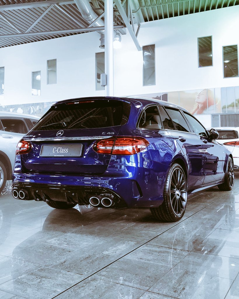 cars_pixels's tweet photo. When a C43 has a better looking booty than your C63 😭😭😭 https://t.co/crVS1CcKTI