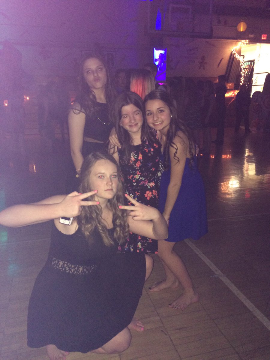 Cass_rass's tweet photo. Happy birthday pretty!!🤩🌟 I hope you have an amazing day!! party hard!! 🎉🎉❤️ I don’t want you to leave me this year)): #willalwaysbebestfriends #CMSsquad!! Throwback photos hope you enjoy!💙 @nicoleborsuk12 https://t.co/EtoInTichO