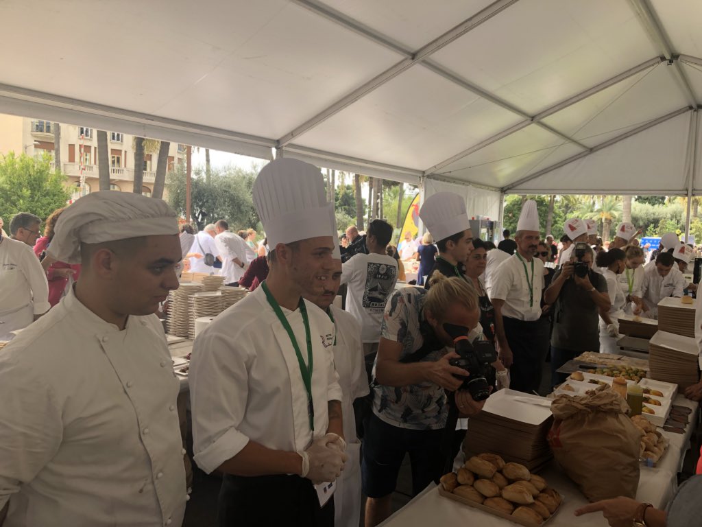 jennifersalles_'s tweet image. #fetedelagastronomie #premiereEdition @VilledeNice Une belle fête pour mettre à l’honneur nos produits et nos grands chefs #CotedAzurFrance #ILoveNice