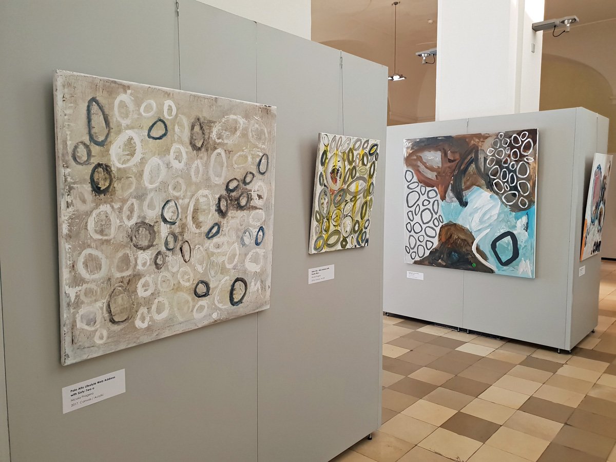 NicolaPragera's tweet photo. "Looking behind the curtain of Palo Alto" Exhibition Heidelberg City Hall #lookingbehind #nicolapragera #paloalto #webaddresses #pragera https://t.co/VCt10xGXjI