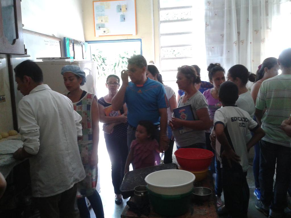 ueiqfiqueros's tweet photo. #EstaEsMiEscuelaTáchira proyecto  panaderia  autogestion mantenimiento UEN ImeldaVera Junin @SalaTachirazet @charlychaves @clifpdjunin2018 https://t.co/ykE5F0eZfn