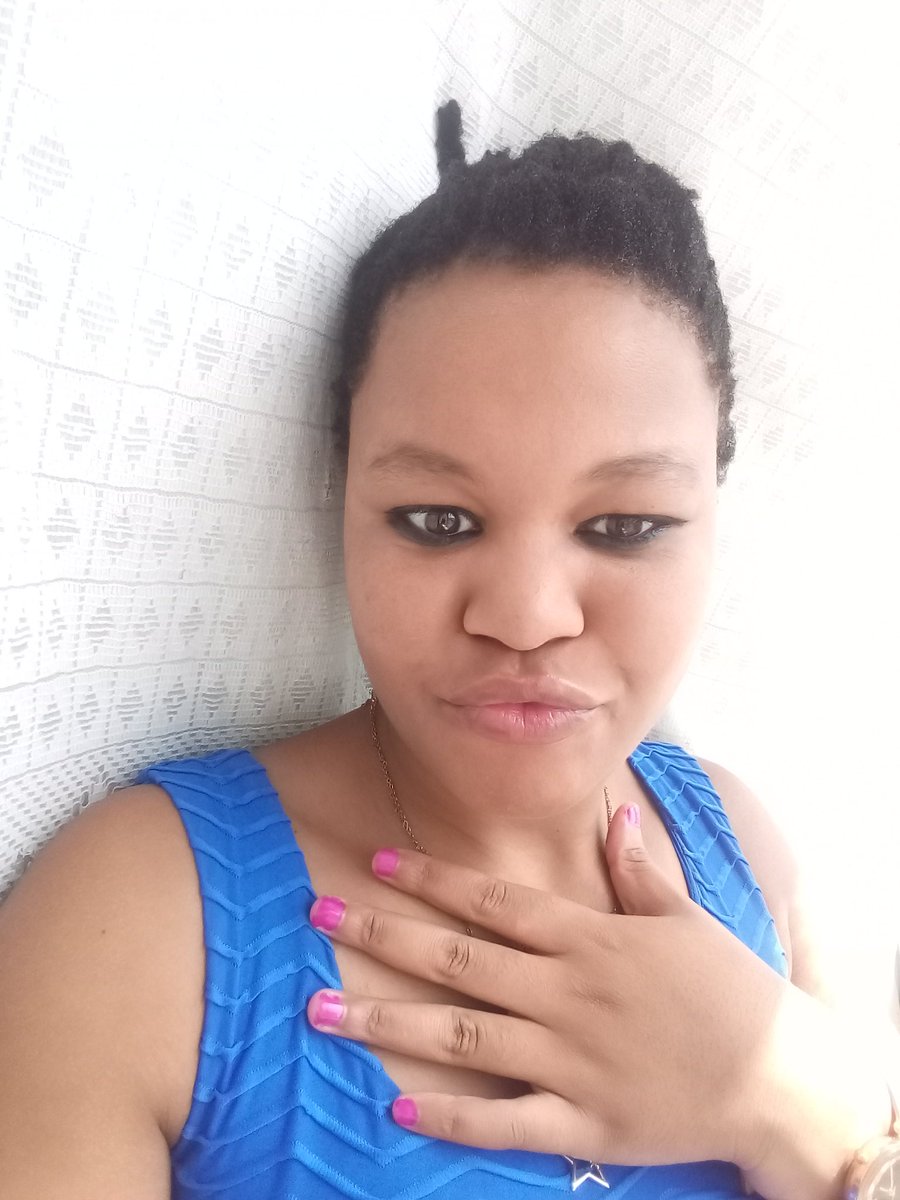 Yiseka6's tweet photo. Happy Sunday guys https://t.co/31lUHFvaa1