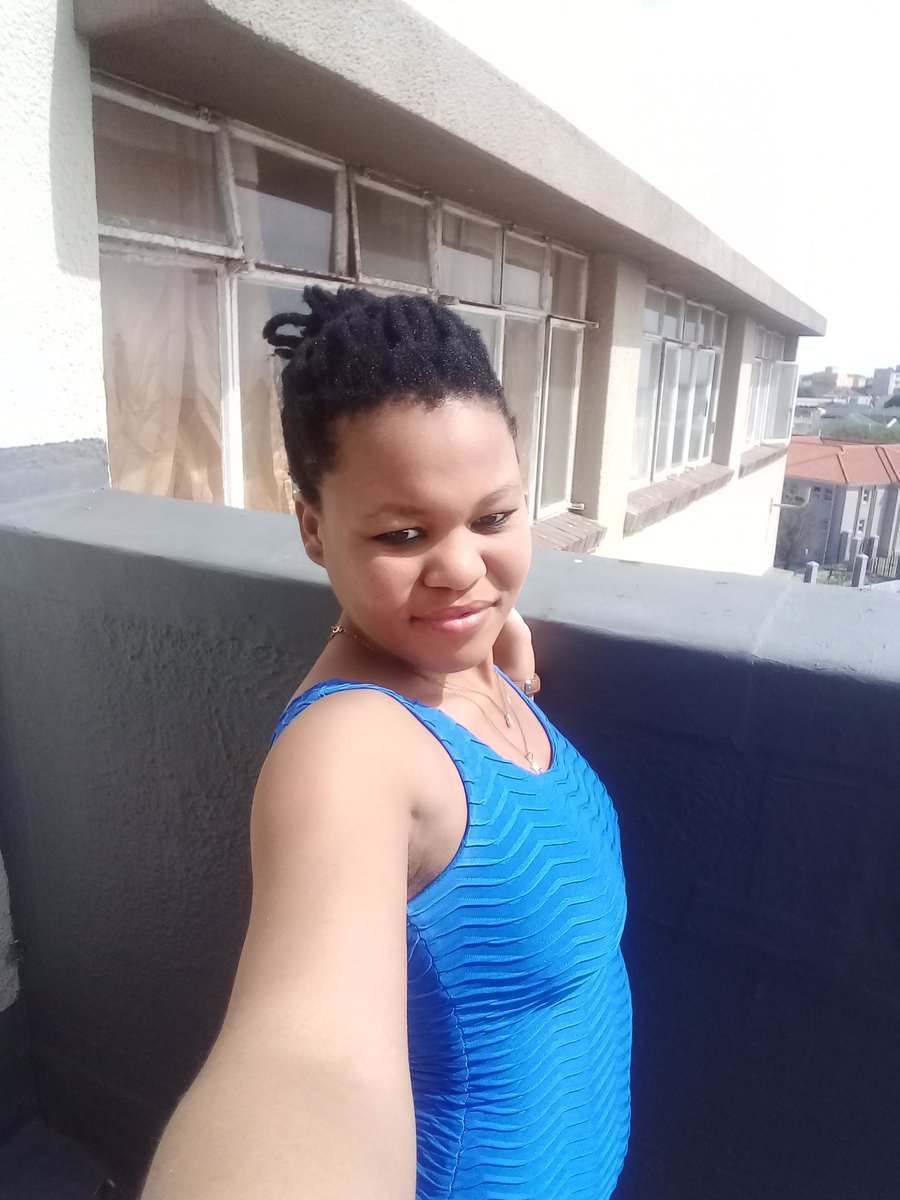 Yiseka6's tweet photo. Happy Sunday guys https://t.co/31lUHFvaa1