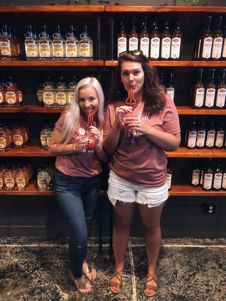 jade_emley's tweet photo. Smashed in Nash, bachelorette bash. https://t.co/J9d077OUJS