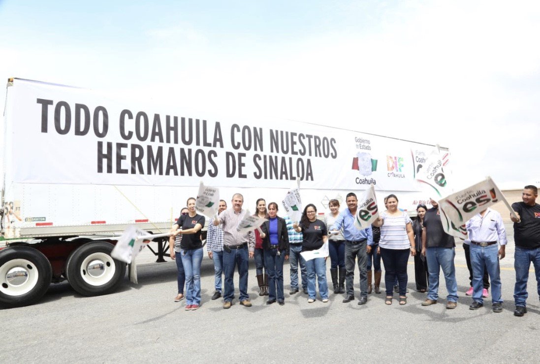 AjuaaNoticiasMx's tweet photo. ENVÍA COAHUILA 20 TONELADAS DE AYUDA A FAMILIAS DAMNIFICADAS DE SINALOA https://t.co/ujbMMBPIFo #coahuila #saltillo #Torreonb #Acuña #Monclova #Sinaloa @GobDeCoahuila @mrikelme @sinaloagobmx @DIFCoah @dif_sinaloa @QuirinoOC https://t.co/rC0yn6KTbS