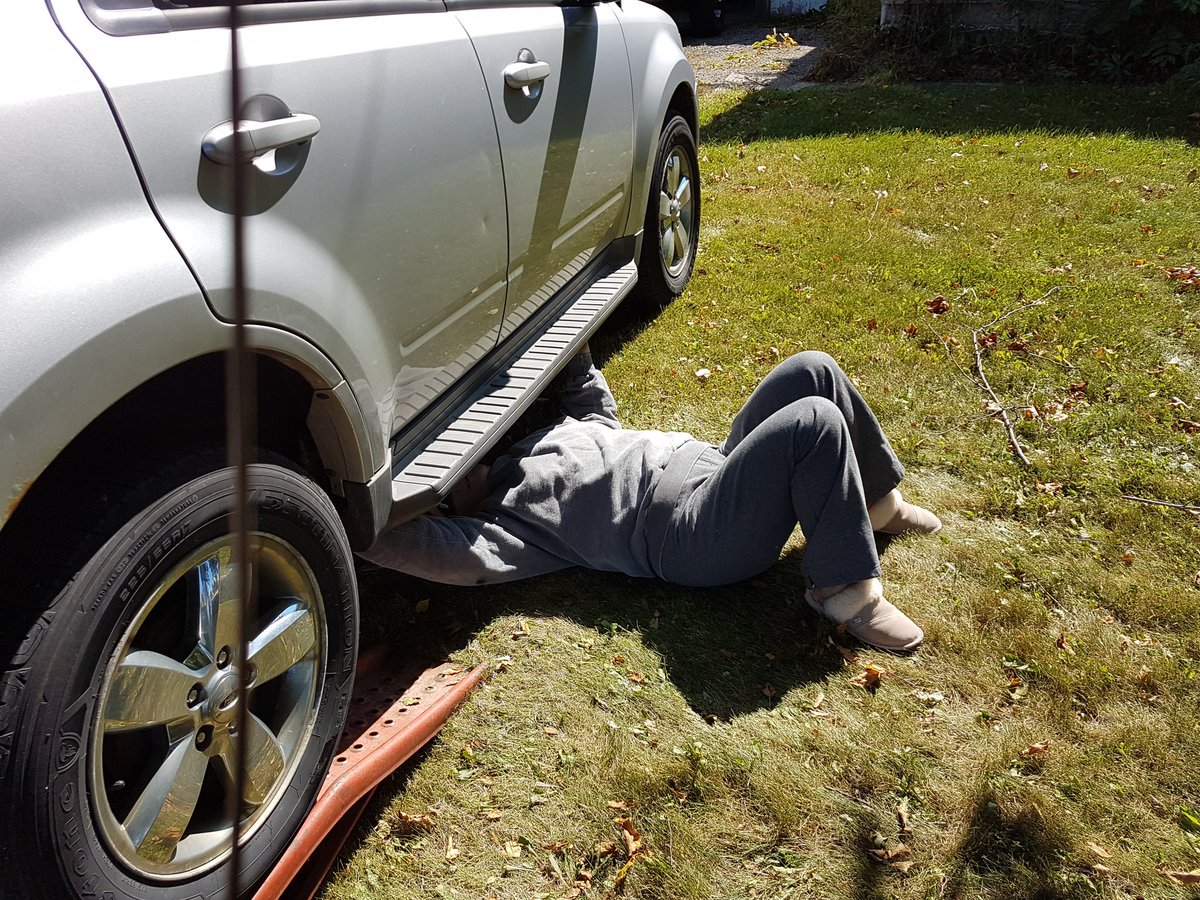 Jefcules's tweet image. This is what it lookes like when @barriecrzyjaney tries to fix the broken tail pipe flange and muffler mount on her 2010 #FordEscape ! #autogirl #diygirl #girlpower