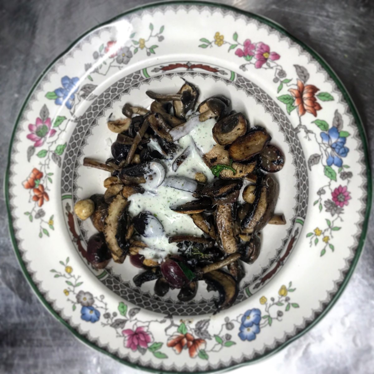 •Sautéed mushrooms with grapes, hazelnuts &amp; manchengo •#trangallán #tapas #newingtongreen #n16 #londonfood