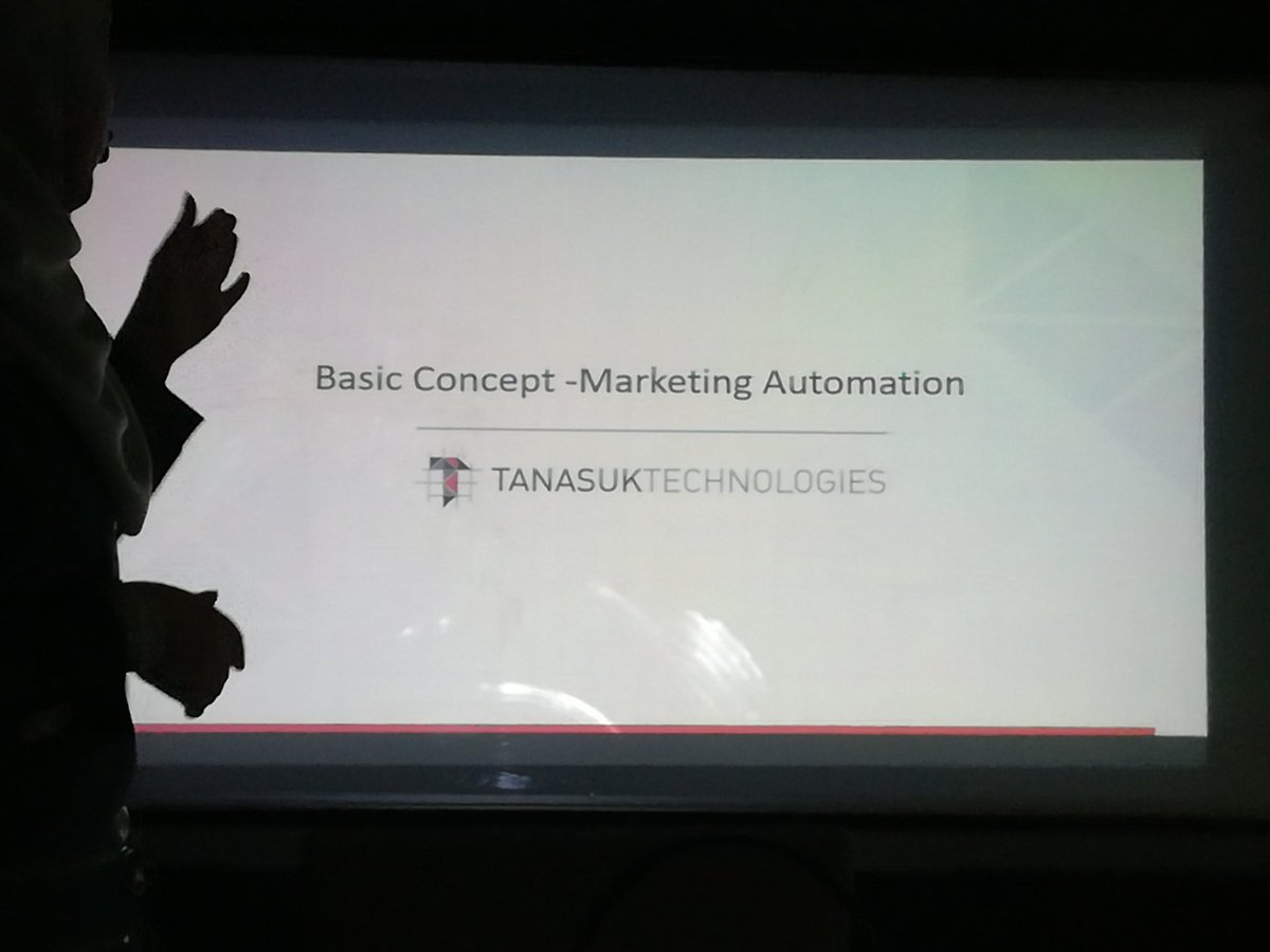 Marketing automation session by: @dmgharbieh 

#Sitecore #SUGJO @TanasukTech