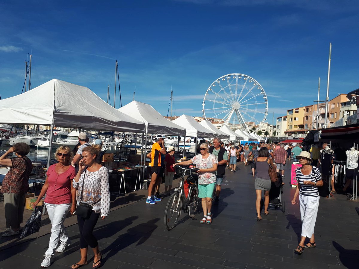AgdeOfficiel's tweet photo. Dernière après-midi pour venir chiner sur les quais du centre-port du #CapdAgde à l'occasion des journées du #collectionneurs Les exposants vous attendent afin de partager leurs trouvailles et leurs passions.
#JourneesDuCollectionneurs #CentrePort #CapdAgdeMediterranee #Ocitanie https://t.co/J86M2KYuKV