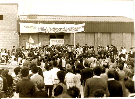 Los vecinos de #Orcasur siempre hemos luchado por la igualdad de todos los vecinos de Madrid . Aquí los vecinos pedían que todas las AAVV fuesen legales . Seguimos defendiendo la igualdad y seguimos denunciando las injusticias y la desigualdad  #Orcasurdespierta