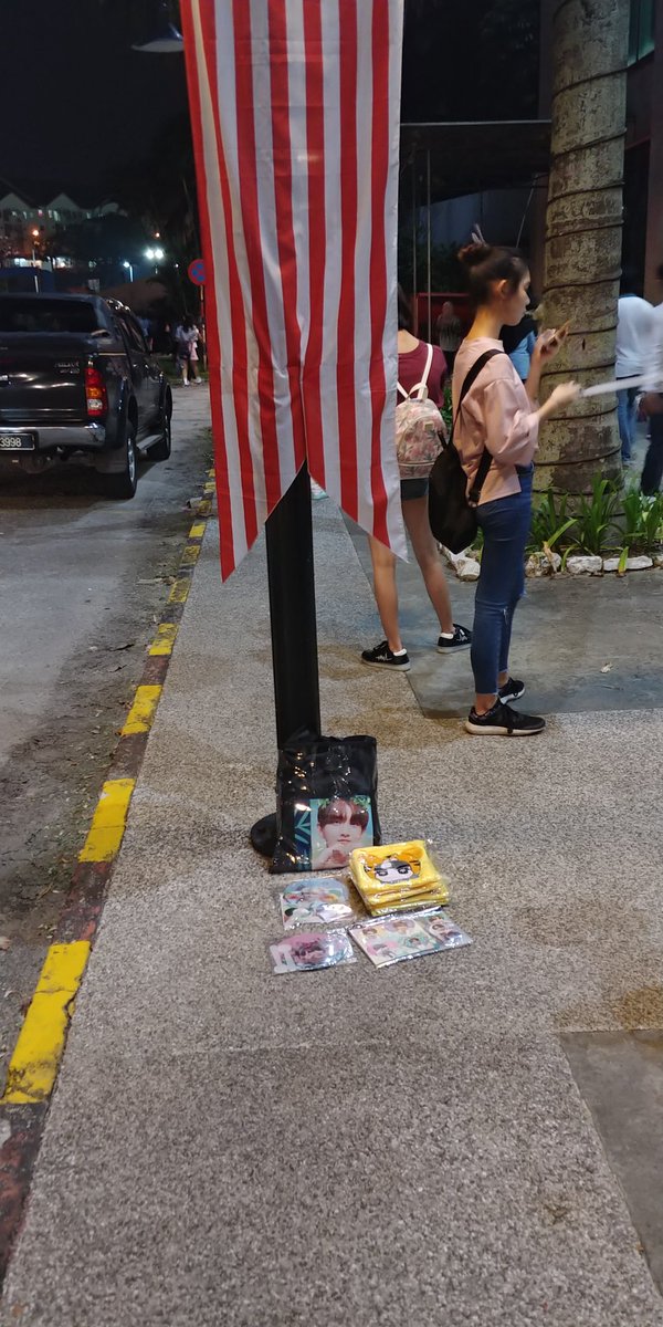 TodayJisoo's tweet photo. Local sale re-open

We are out of MIECC 

If you want to buy, plz come here 💖

JOSHUA Slogan
JOSHUA Fan SET
WOZZI Fan SET
VERNON POuch https://t.co/GBxRBr8XRO