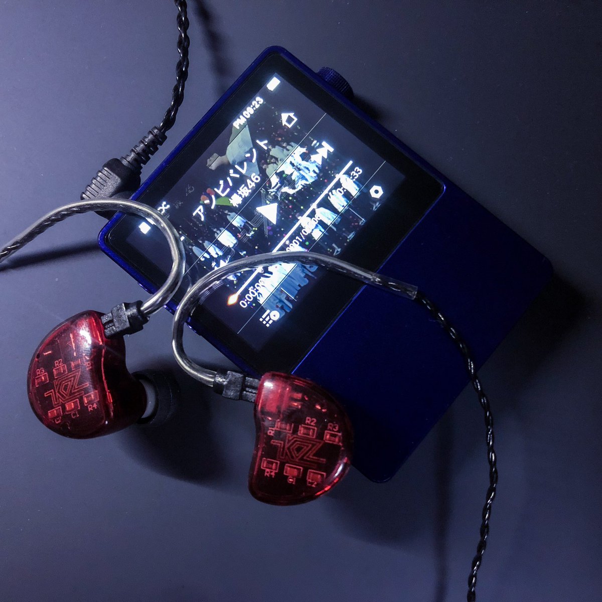 mo_stcx's tweet photo. アンビバレント/欅坂46
Astell&amp;Kern AK100MKll +KZ ZS10

イヤーピースはAZLA SednaEarfitに変更。軽量持ち歩き装備です。

#astellnkern #KZ #ZS10 #knowledgezenith #ak100mkll #eイヤ愛写 https://t.co/CVLEuLKdxM
