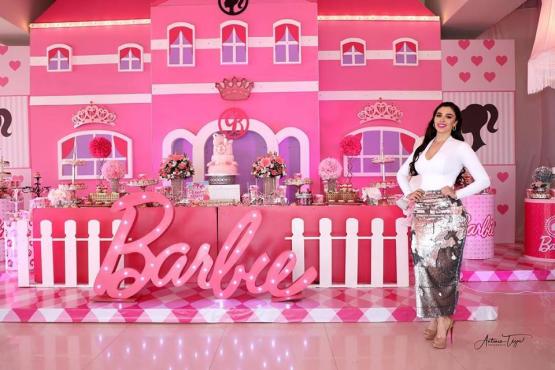 PorSiNoLoViste Filtran imágenes fiesta temática Barbie hijas Chapo Guzmán predominó lujo decoración color rosa Fotos | 24 HORAS | Scoopnest
