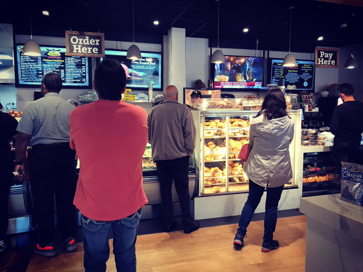 afinekimmie's tweet photo. Happy Bagel Day ♥️♥️ Happy Sunday ♥️♥️ it’s busy in here ♥️♥️ @WallysHotBagels ♥️♥️ https://t.co/id3BPfavnt