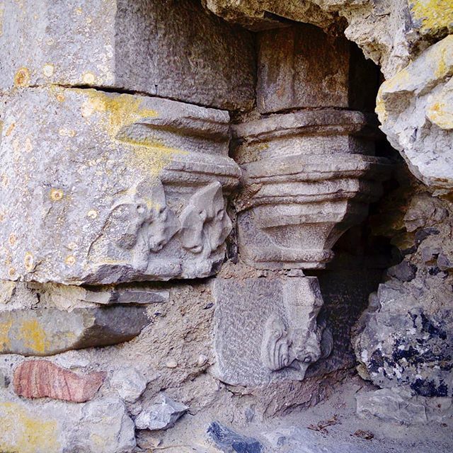ConceptDevS's tweet photo. Hidden in a wall

Part of a medieval carved stone arch re-exposed where stone infill has been removed. Probably not a great idea from a conservation point of view.

#architecture #archaeology #ecclestical #church #medieval #medivalchurch #abbey #ruins #h… https://t.co/O7AhSdpY08 https://t.co/1K7izFT0i1