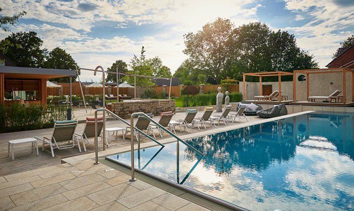 WellnesshotNRW's tweet photo. Wellnessgarten im @voshoevel
https://t.co/mGDZE2FRk3
#WellnesshotelsNRW #wellnesshotels #nrw #wellness #wellnesshotel #wellnessgarten #niederrhein #schermbeck #spa #wellnessbereich #pool #aussenpool #wellnesswochenende #wellnessurlaub #entspannung #erholung #erleben https://t.co/bRGGLHgGaz