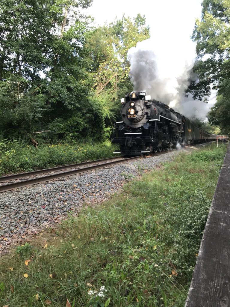 jwb1423's tweet photo. It never gets old!! #SteamintheValley #choochoo @NickelPlate765 #sandrun #npr765 #steamengine https://t.co/AZijytHVBC