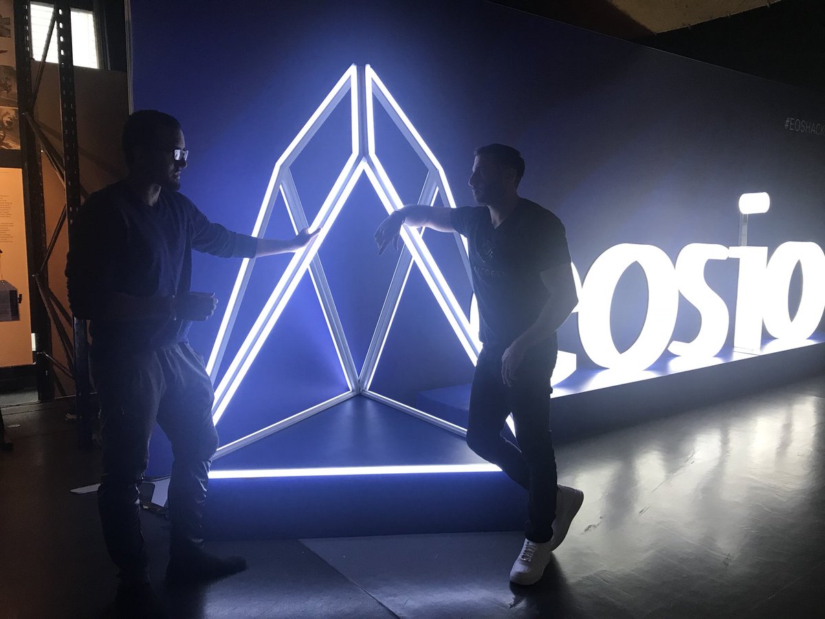 daicogen's tweet photo. Those calmer moments at the #EOSHackathon @EOS_io @HassBazzi #blockchaintechnology #privacy #security https://t.co/HvsIBqIOOM