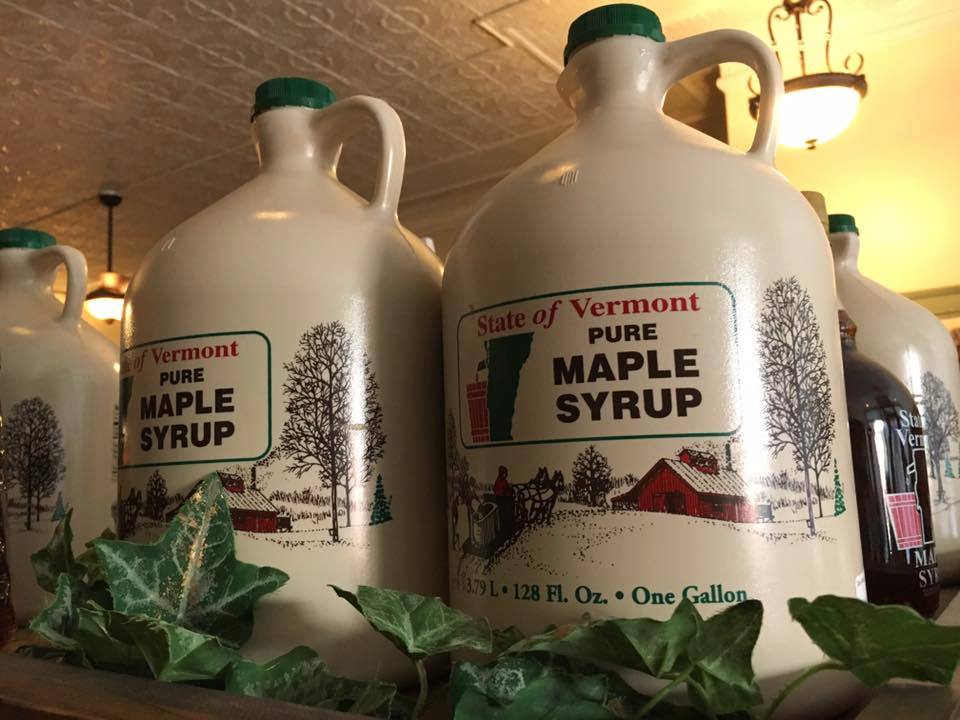 VermontHoliday's tweet photo. Stock up on all things #Maple! It is the #Vermonty thing to do! #ShopVermont #VermontMade #VT https://t.co/6ls2ucLelM https://t.co/2dQIKfuBvZ