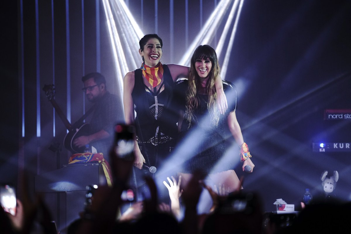 haashoficial's tweet photo. Gracias Valencia!!! La pasamos espectacular 💃🏻💃🏼 y como siempre GRACIAS a nuestros Fans por hacer cada show tan divertido 😄 🙏🏼❤ #gira100añoscontigo #soldout https://t.co/a87BWkmnVa