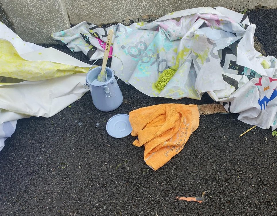 추석연휴 첫날 대문도색 실시

2018.09.22.(토) 태평4동(동장 이경자)에서는 
태평동162, 282번지 대문도색 대체근무를 실시하였습니다.
사랑의 나눔텃밭에서 자라는 배추들의 상태도 점검하였습니다.
 집에 낡은 면 수건, 걸레있으시면 주민센터로 가져다 주세요~~

#성남시 #수정구 #태평4동