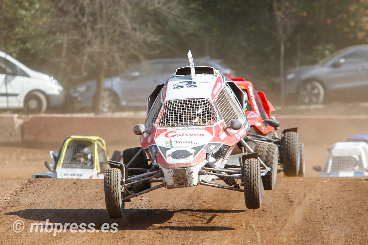 Autocross de Maggiora completado, finalmente nos metimos en la final donde logramos el octavo puesto en la carrera más intensa del fin de semana, donde varios toques nos han impedido pelear por un mejor resultado.<a href="/Semog_Racing/">Marketing Semog</a> <a href="/mbpress_es/">Mbpress</a> @maggioraoffroad