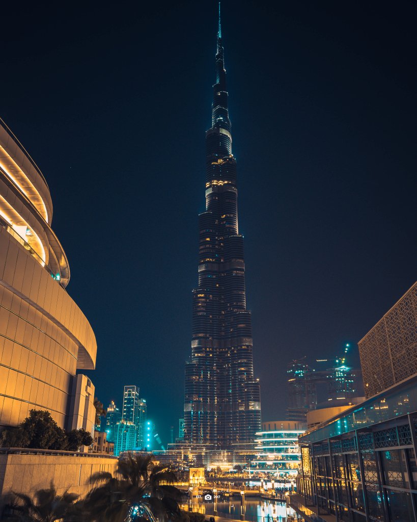 The one and only #Burjkhalifa#bealpha
#dubai
•
•
•
•
•
•
#emirates #dubailifestyle #mydubai
#emaar #visitdubai #abudhabi
#agameoftones #theimaged 
#mirrorlessgeeks
#exploretocreate #earthfocus 
#peoplescreatives #lensbible #liveauthentic 
#shotaward #welivetoexplore