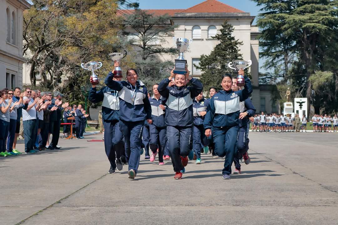 CMN_Argentina's tweet photo. #TorneoDeportivo de #cadetes. Se realizó la #ceremonia de entrega de #premios a los ganadores:
🏆 Torneo Cnl Janos Czetz: Compañía de Ingenieros.
🏆 Torneo Cad Ramón Falcón: Compañía 1er Año B.
🏆 Torneo Femenino Remedios De Escalada: Agrupación Montada.
#CaIng
#CaBravo
#AgrMon https://t.co/4tkbg0vRch
