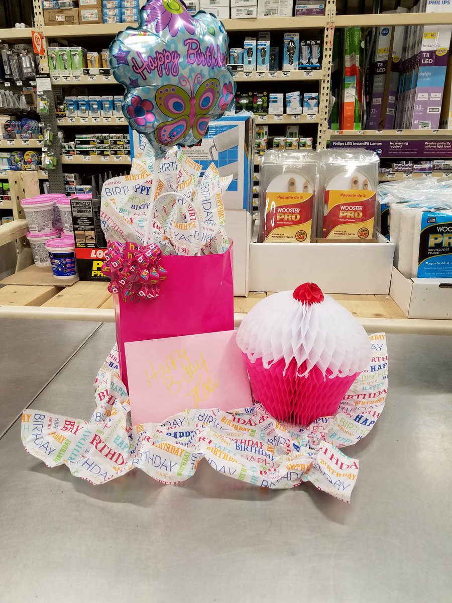 TGParnell's tweet photo. When you have an awesome boss, you get surprises like this on your birthday day :) https://t.co/vlmfPA3UNr