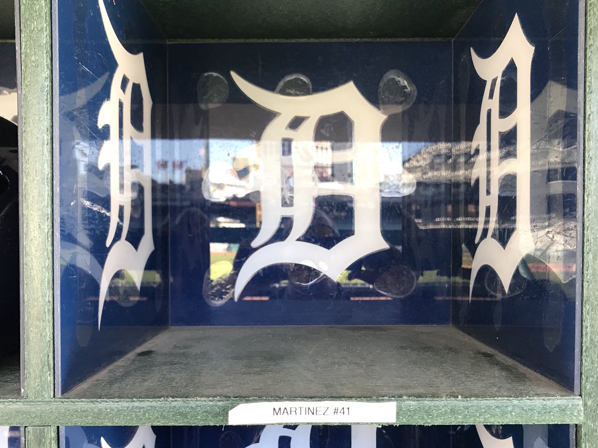 Jimmyvirus57's tweet photo. The helmet slot is empty #ThanksVMart #tigers https://t.co/ZtVzJ5XVCh