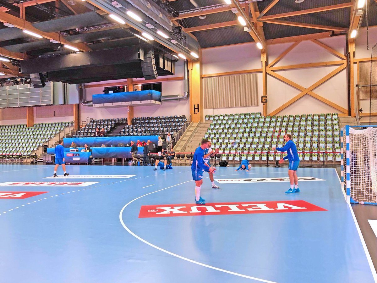 SPRWisla's tweet photo. Jesteśmy już w hali @ElverumHandball. O 18.10 zaczynamy #ELVPLO. Tradycyjnie mecz do zobaczenia na kanałach @CANALPLUS_SPORT oraz @ELEVENSPORTSPL #NaprzódNafciarze #Nafciarze #Oilers https://t.co/3coM7FoVJF