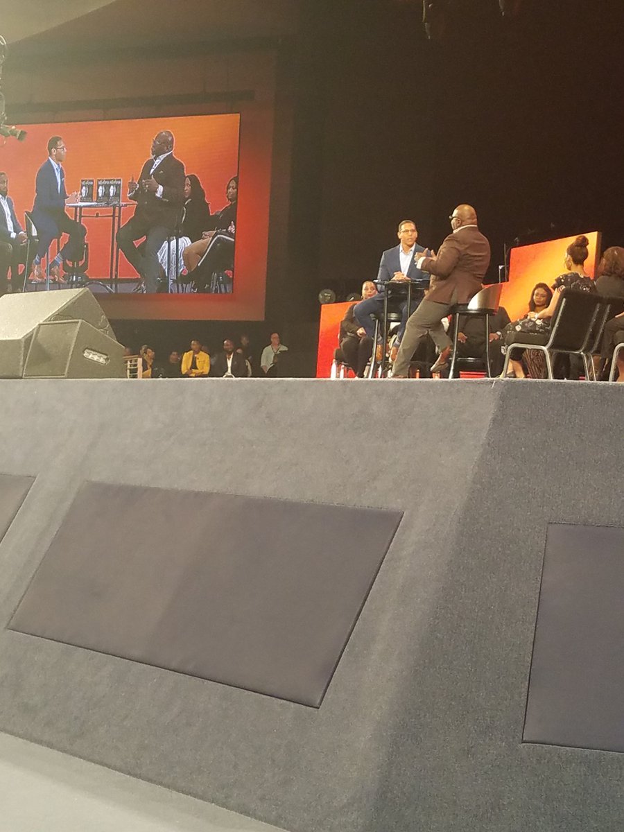 notyouraveragJo's tweet photo. #tphask @BishopJakes and @milesmcpherson discuss race relations in Dallas and how we can talk frankly and honestly about what's going on! https://t.co/Ok0sRhVF0P