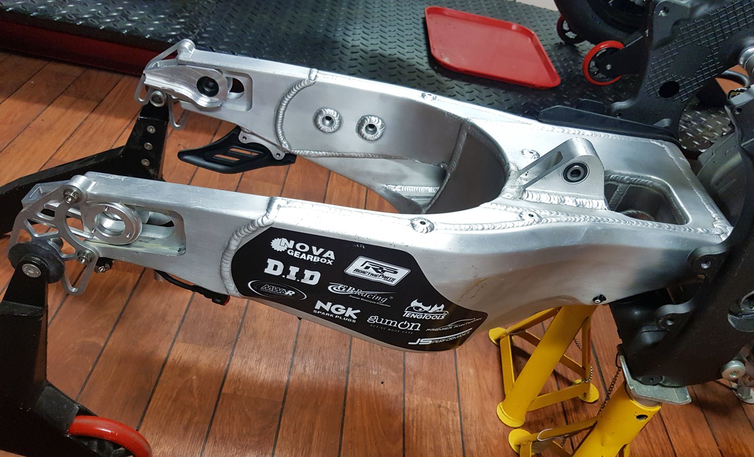 Superbike swingarm online