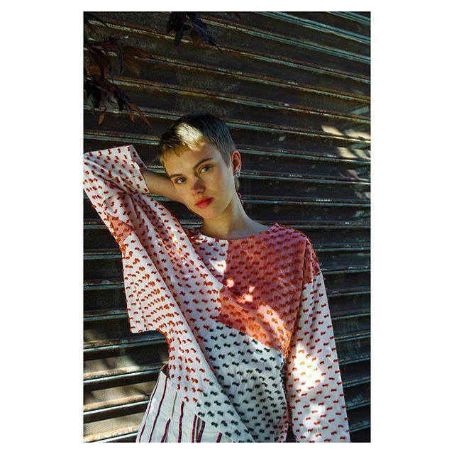 housedressny's tweet image. Knoll Patchwork Top #patchwerk is my fave of the season bc it combines 3 colors of this incredible @tobantextile organic cotton tufted fabric that I love so much. Thank you to @theslothnyc for the awesome photos.