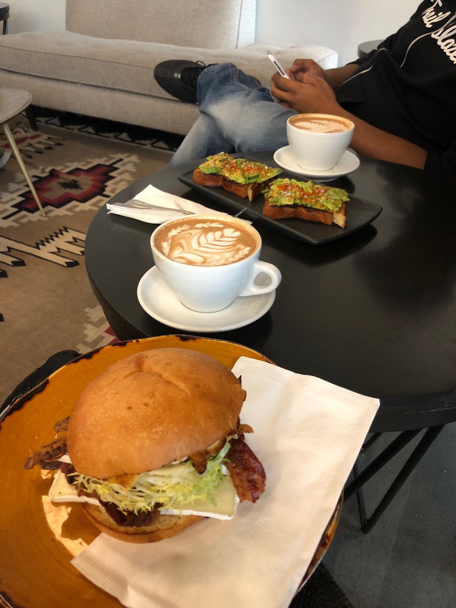 ericdresh's tweet photo. Previewing @DF_Bacon_BFast with @shivanathd #df18bacon @Dreamforce #df18 @coffeecultures_ https://t.co/ZX05SCQrl3