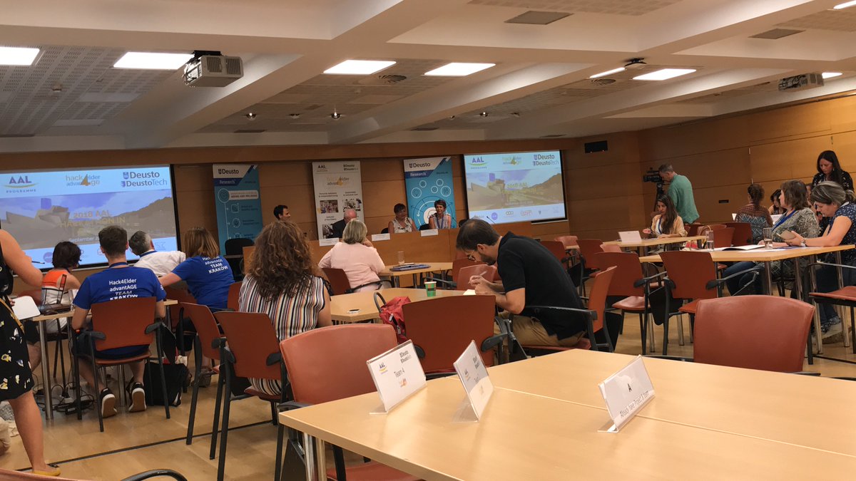 agirregabiria's tweet photo. Vídeos de #Hack4Elder #BizkaiaSilverWeek en https://t.co/js3s2UChre https://t.co/xJkvg6RhKe