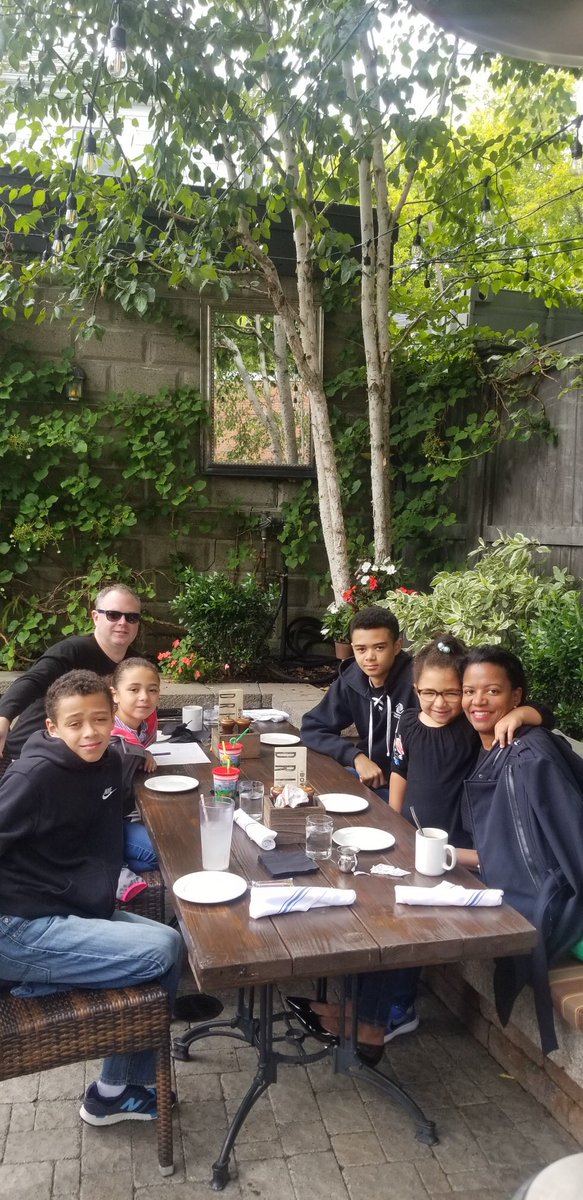 BillForry's tweet photo. Brunch at The Bowery Bar in Lower Mills #Dorchester gets the thumbs up from Norah and company. #fall #eating #manmosas #walktobrunch https://t.co/adXNljqJ3O