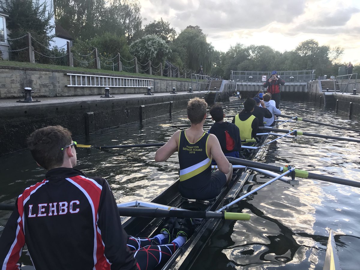 HamptonRowing's tweet image. Mr Woods on twitter duty in the final lock of the day! Final push to get home!