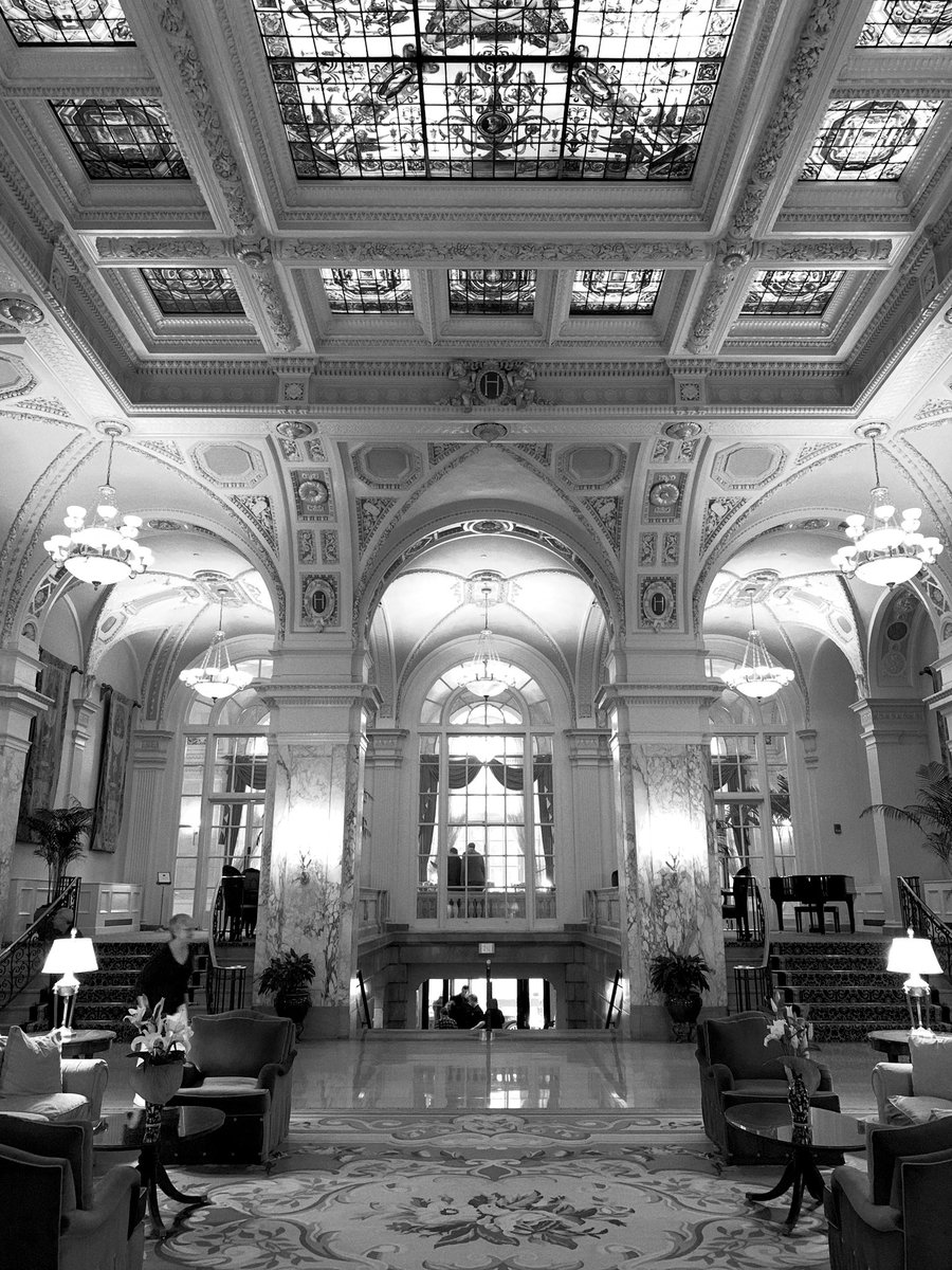 EmulsifyCamera's tweet image. It’s a rainy day in Nashville, so the @HermitageHotel lobby is a good place to be.