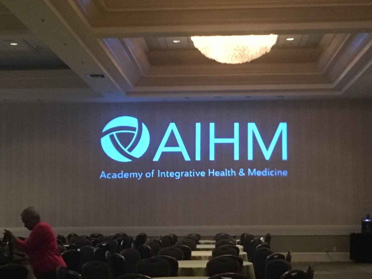 Ang_Integrative's tweet photo. #AIHM2018 doctors don’t heal patients, patients heals themselves with their doctors’ support. Gladys McGarey, MD Mother of Integrative Healthcare speaks at opening conference ceremony #SanDiego https://t.co/opaO6OSAhq