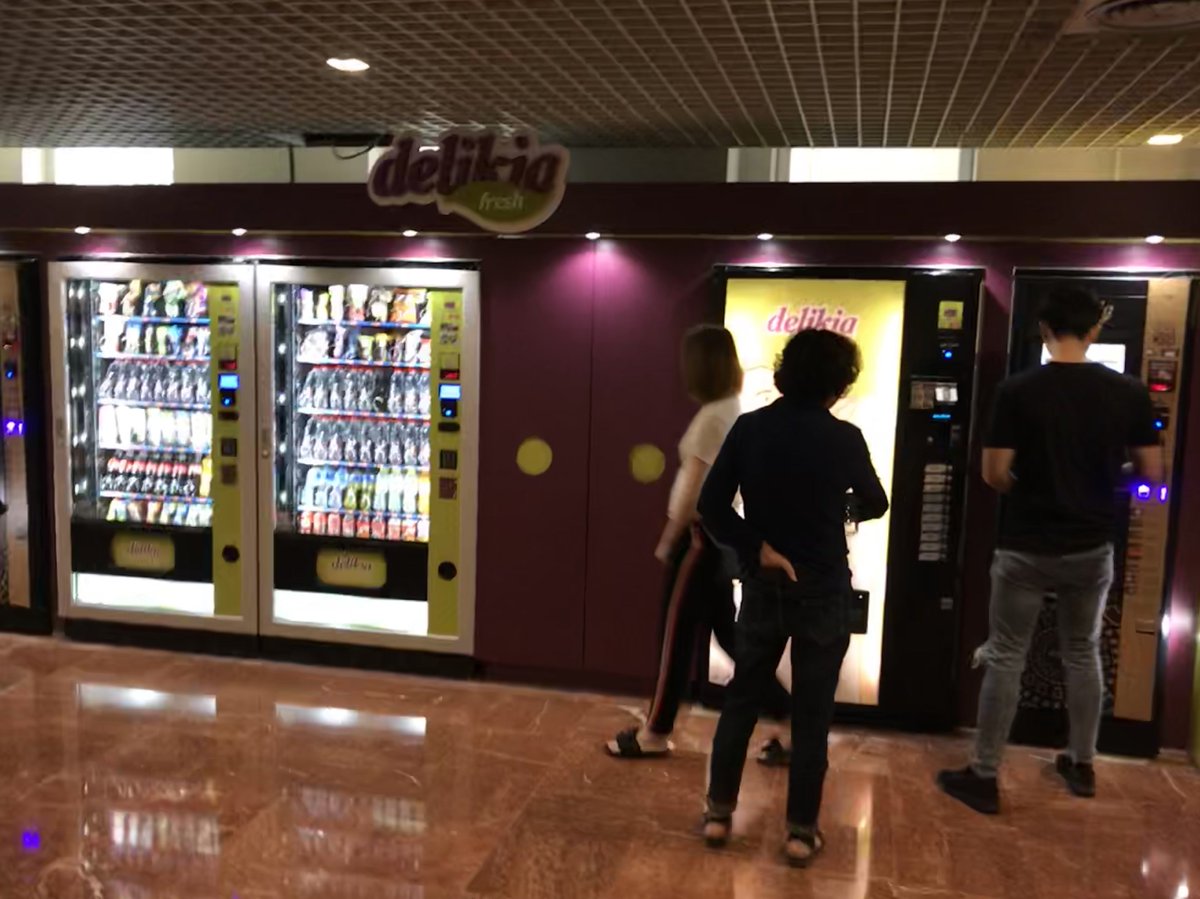 ErreKrbo's tweet photo. @ChangingVending Hospital General Universitario de Alicante https://t.co/rTQmk4aA0E