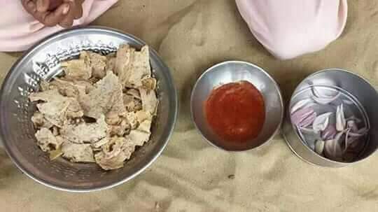 AsifKhuhro's tweet photo. This is what our people eat in Thar. 
#Thar https://t.co/42uH6qW0pK