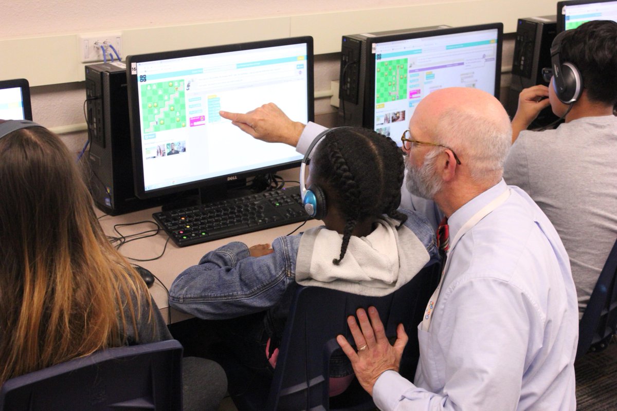IowaSTEM's tweet photo. Computer science is an essential skill. That's why the Iowa Governor's STEM Advisory Council is launching a new project to create computer science elementary schools across the state. Learn more about the program, Computer Science is Elementary, here: https://t.co/T8sfavVWuF https://t.co/WnxPdnZzvB