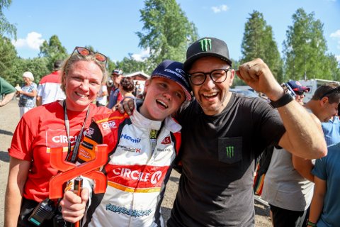 Petter_Solberg's tweet photo. Happy 17th birthday @OliverSolberg01! 😀🎈🎉 Pernilla and I are so, so proud of you! You're not only talented, but you're kind, polite, respectful, smart and driven, and we love you more than we can say on Twitter! ❤️ https://t.co/aRCetSkjpU