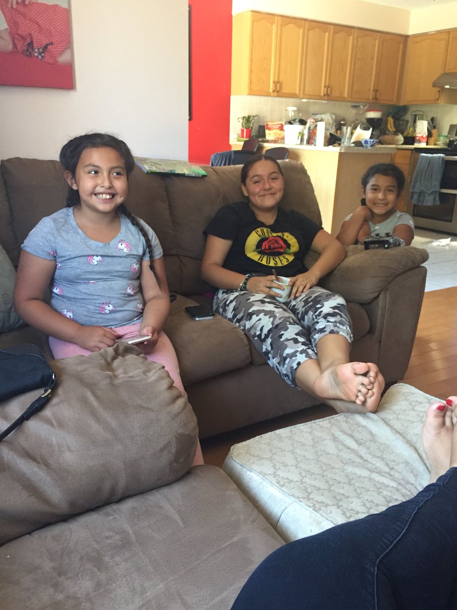 RocksRodriguez's tweet image. In guelph visiting la familia. #Guelph #familytime #familyfun #godmotherduties